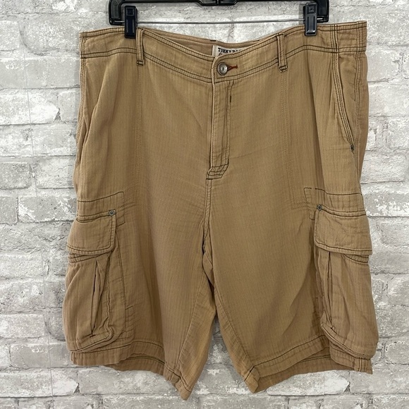 Tommy Bahama Textured CargoShorts - Picture 1 of 6